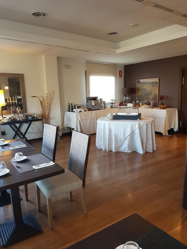 Hotel Entredos Guijuelo Extérieur photo