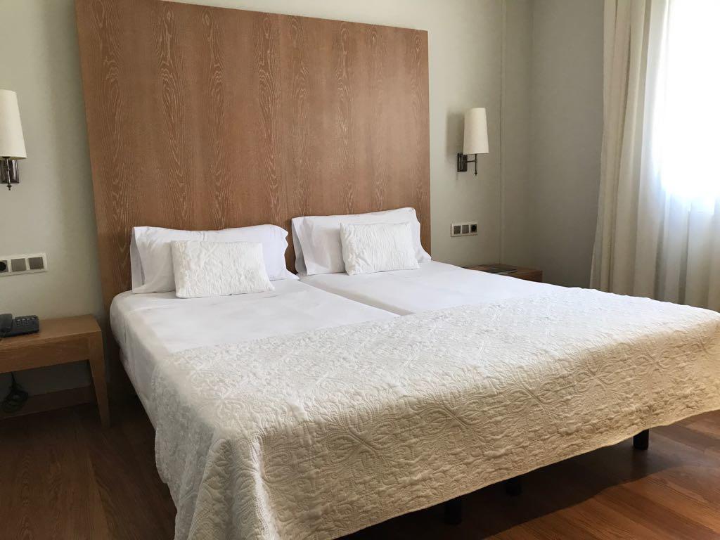 Hotel Entredos Guijuelo Extérieur photo